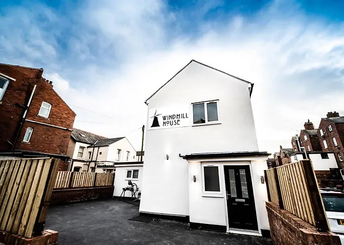 Charles Alexander Short Stay - Windmill House Apartments